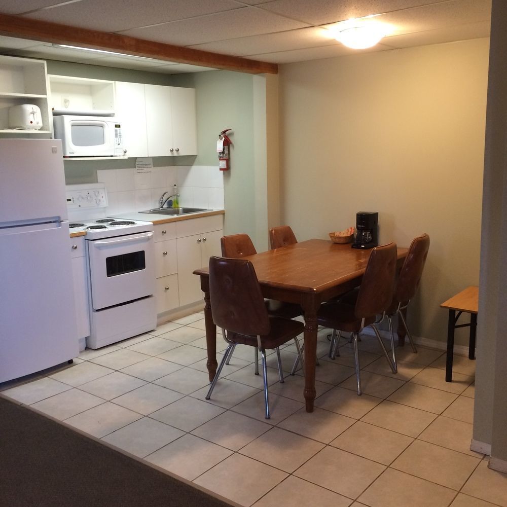 Raccoon Lodge Motel Sylvan Lake Bagian luar foto