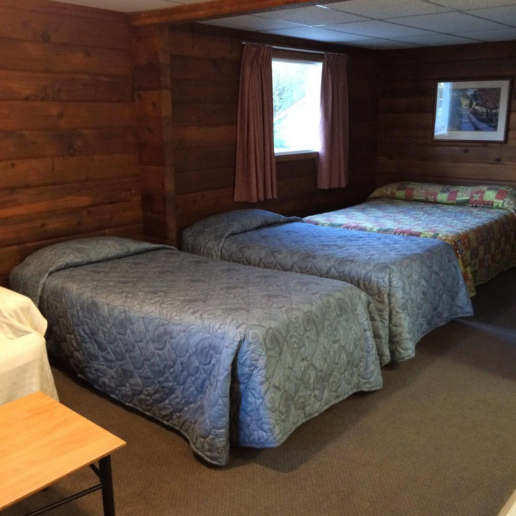 Raccoon Lodge Motel Sylvan Lake Bagian luar foto