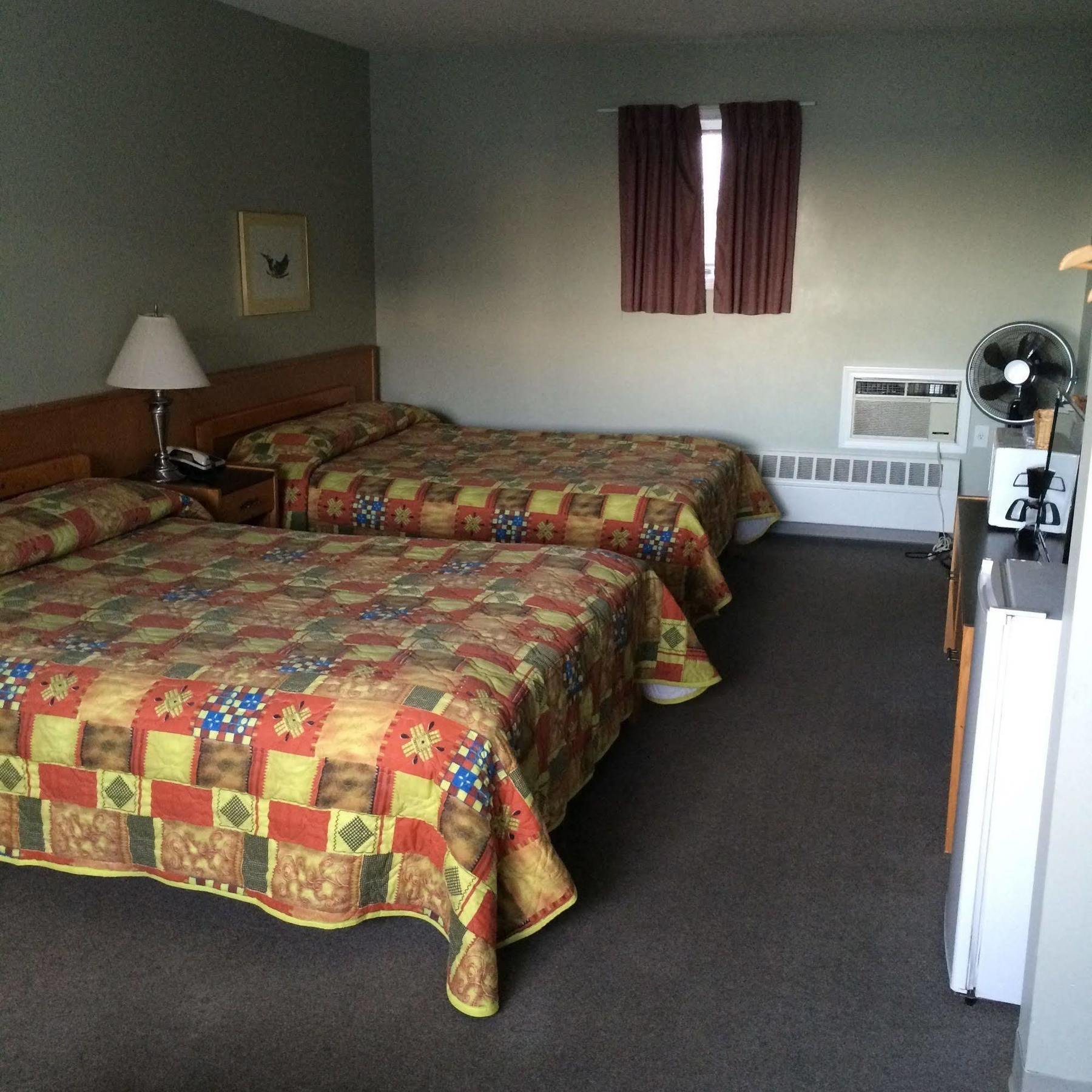 Raccoon Lodge Motel Sylvan Lake Bagian luar foto
