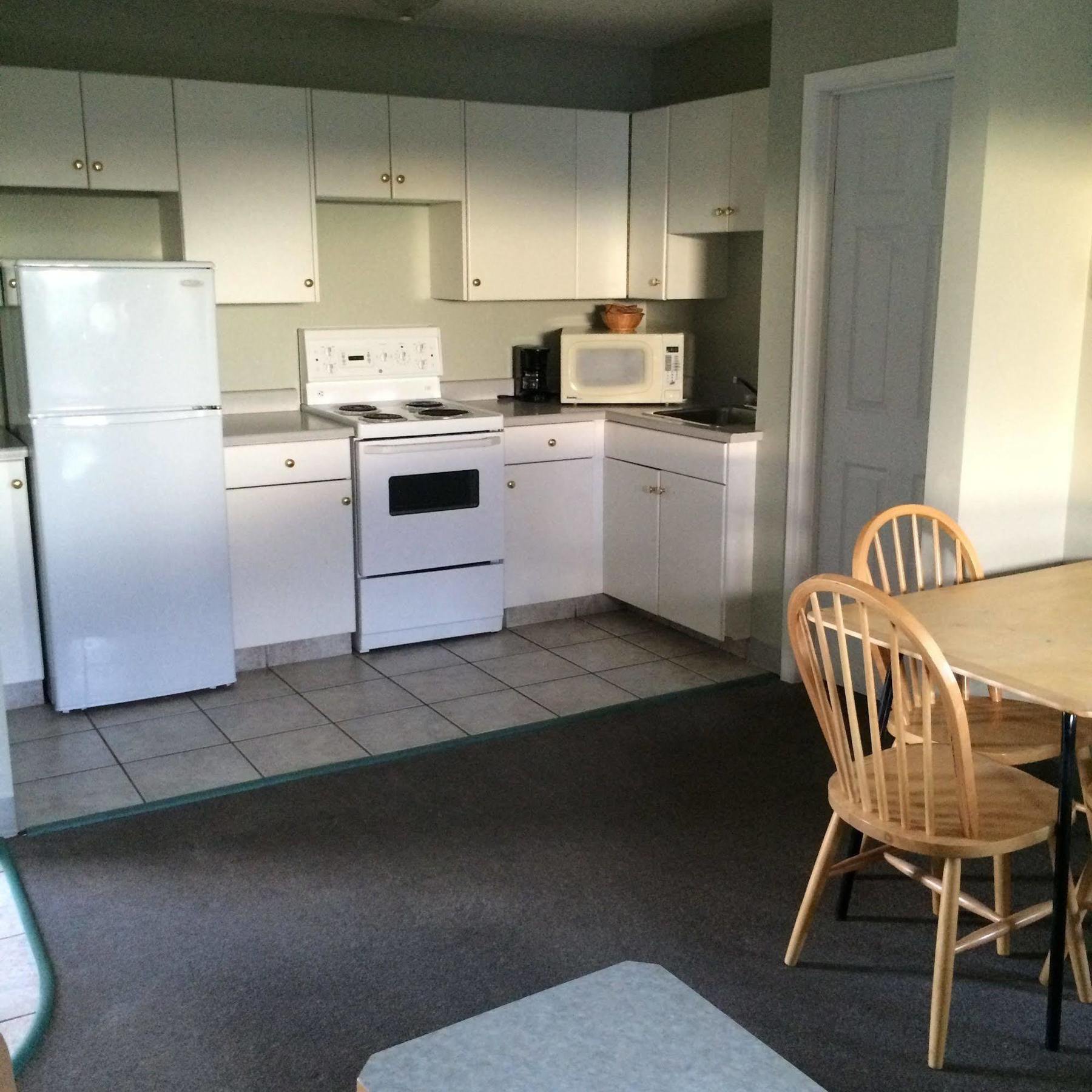 Raccoon Lodge Motel Sylvan Lake Bagian luar foto