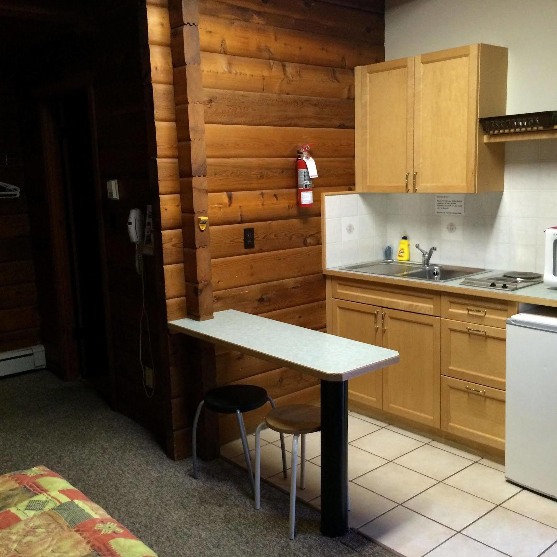 Raccoon Lodge Motel Sylvan Lake Bagian luar foto